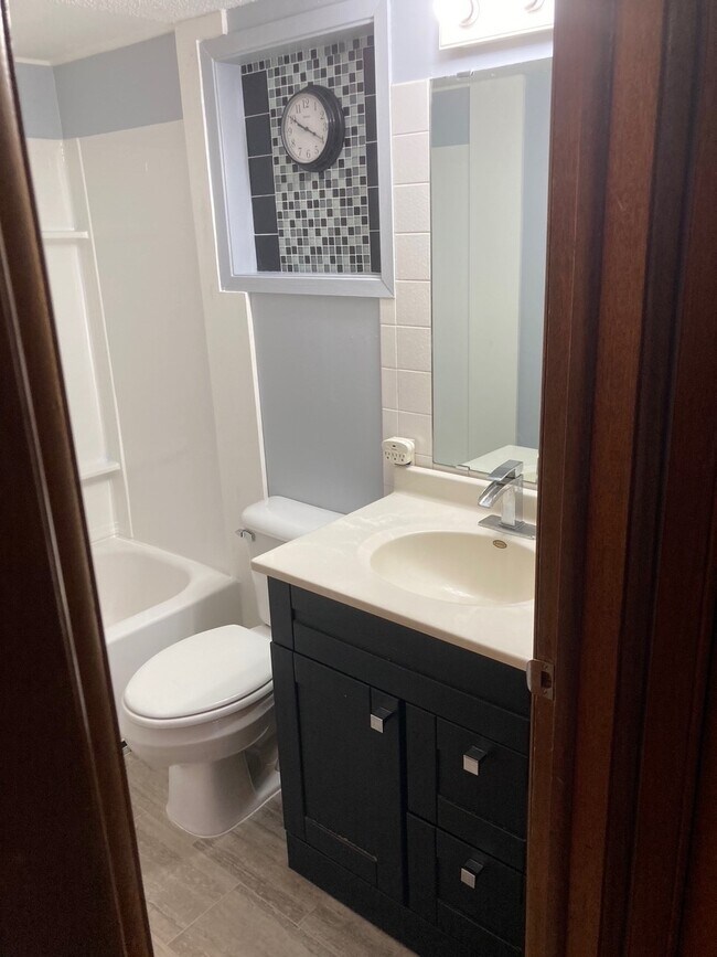 Baño - 109 1st Ave N