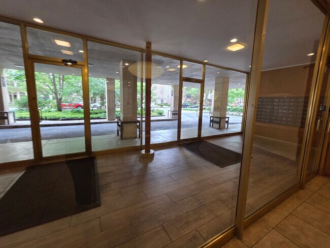 Foto del edificio - 1516 Hinman Ave