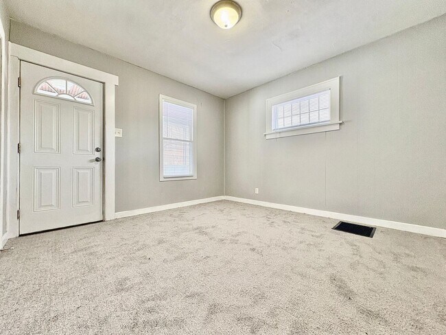 Foto del edificio - 1909 S Brookfield St