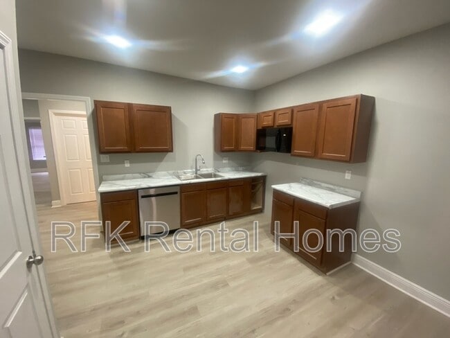 Photo - 2226 Langley Ave Apartment