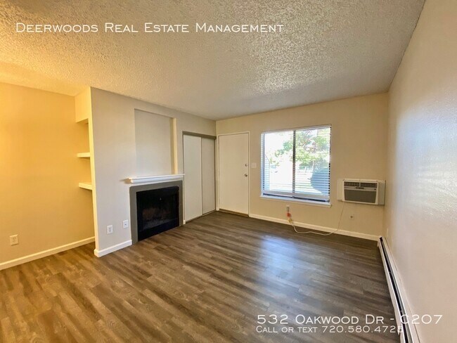 Foto del edificio - 532 Oakwood Dr