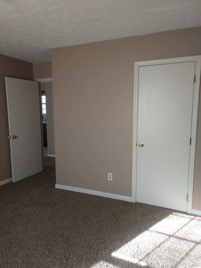 Foto del edificio - 709 Littlebrook Rd