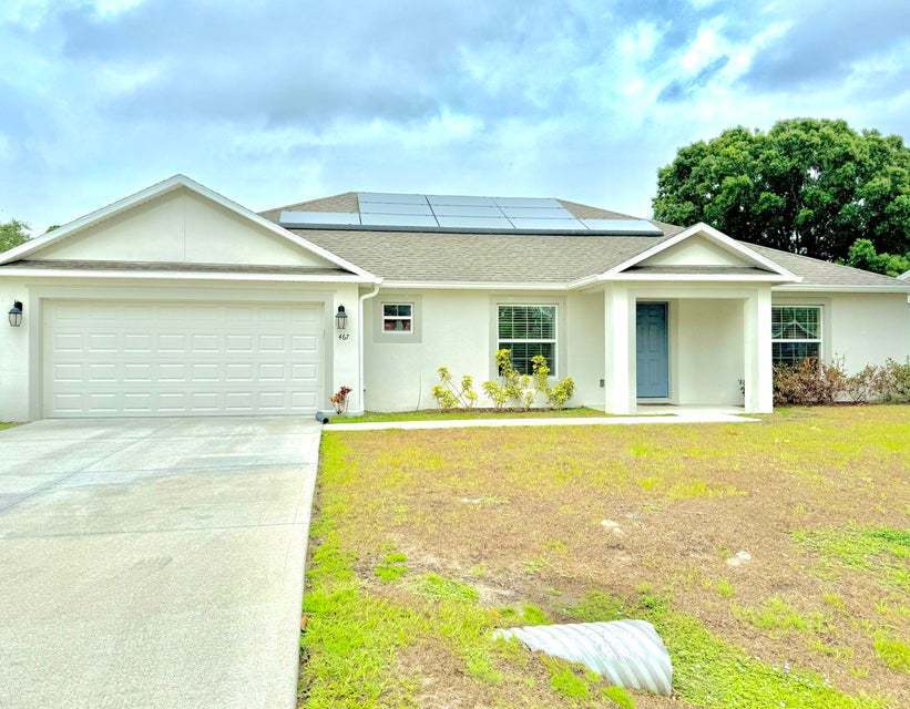 Primary Photo - Beautiful open floorplan, split bedrooms, ...