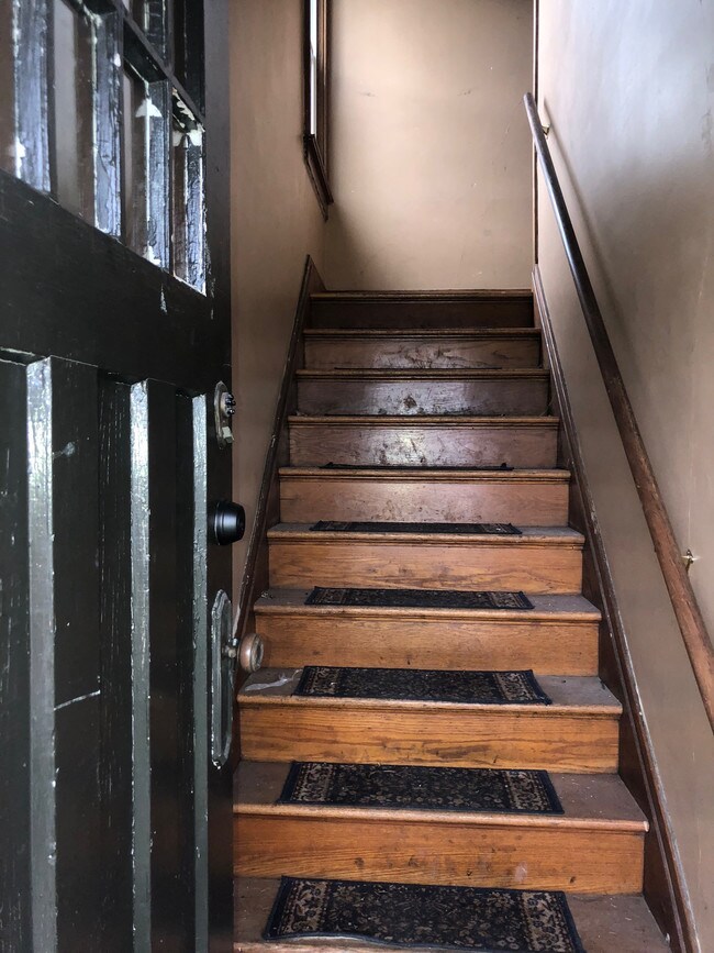 Building Photo - 423 Highland Ave