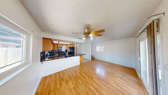 Foto del edificio - Cozy 3B2B located in a convenient area in ...