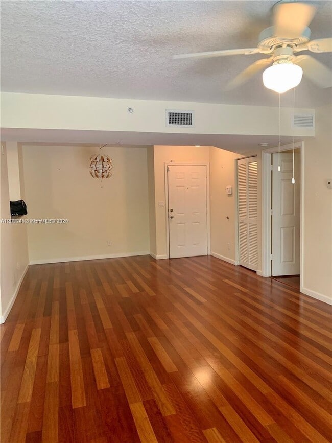 Foto del edificio - 529 E Sheridan St