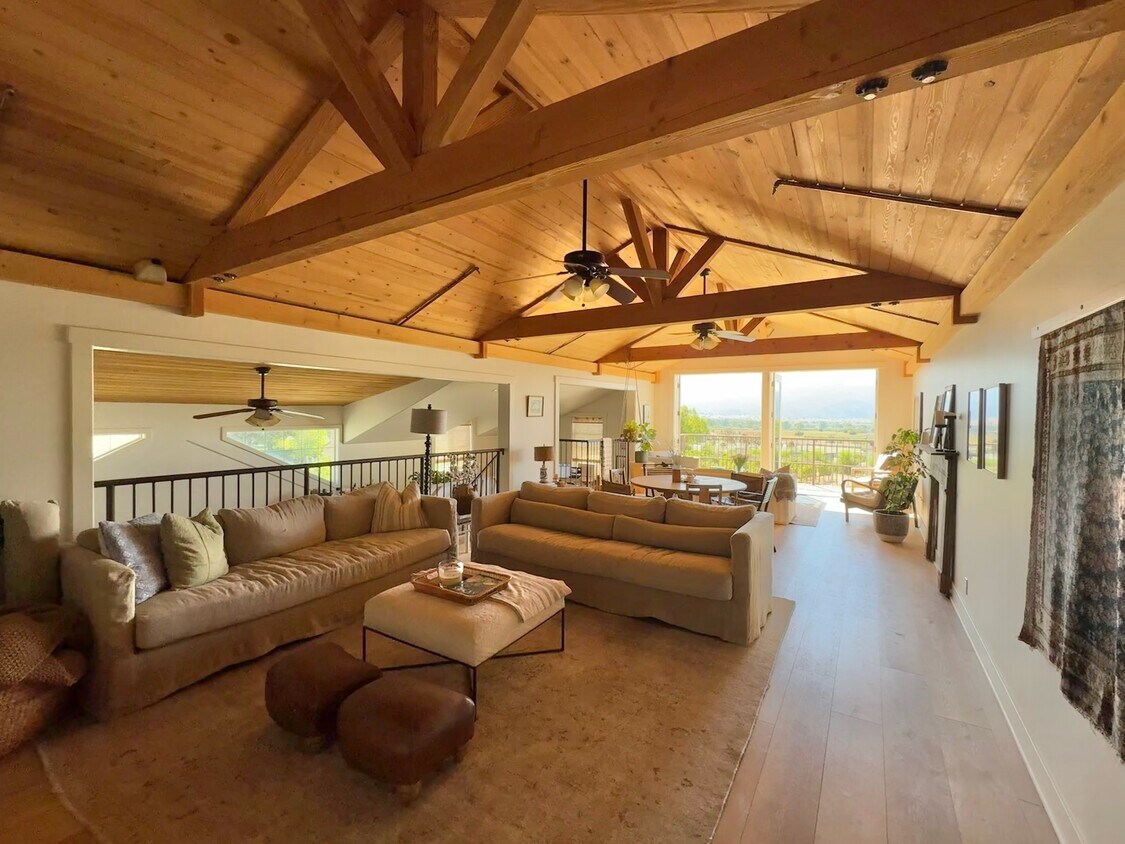 Foto principal - 3730 Roblar Ave