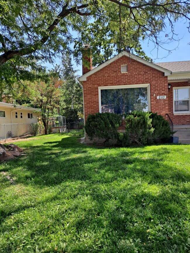 Building Photo - ALL PROSPECTIVE TENANTS MUST SUBMIT A $58 NON-REFUNDABLE APPLICATION FEE PER APPLICANT ONLINE AND...