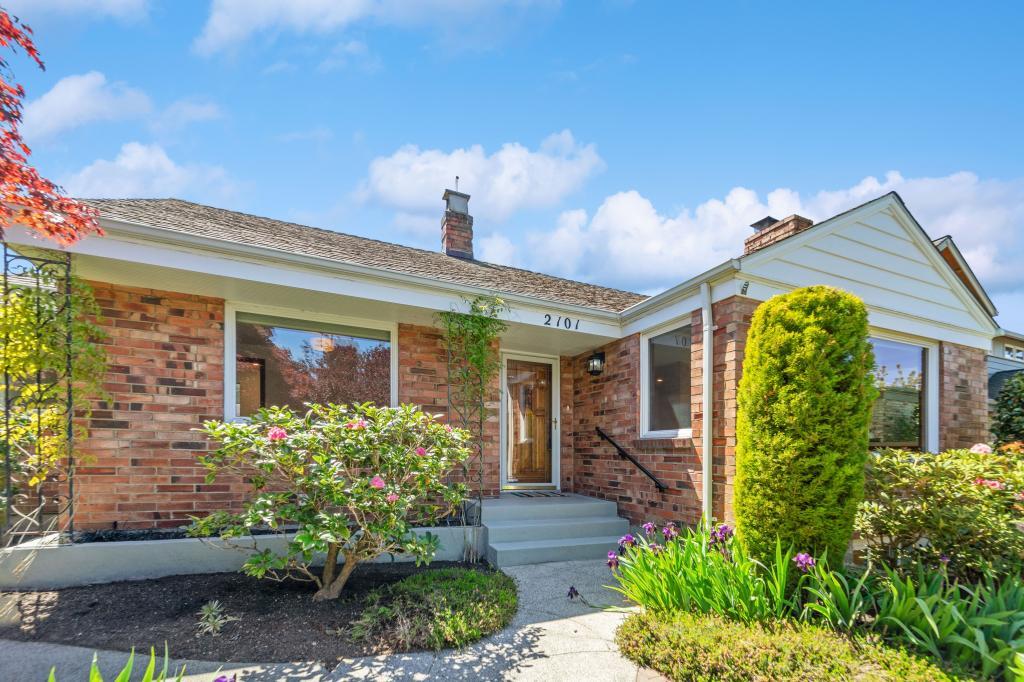 Foto principal - Beautifully Updated Magnolia Home - 3 bedr...