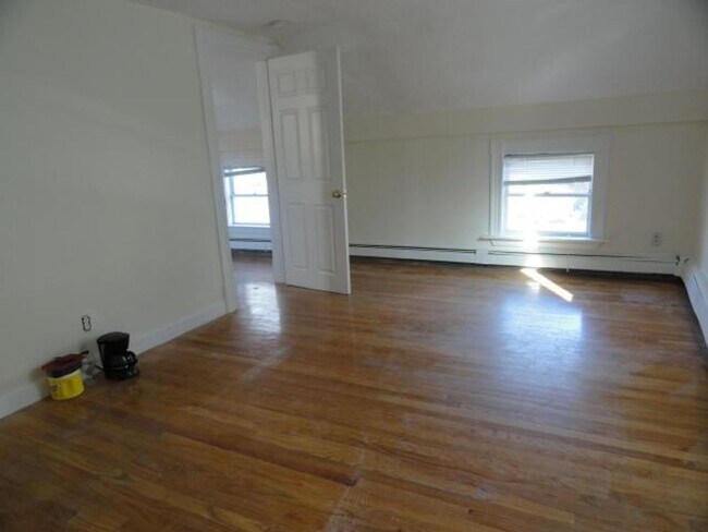 Foto del edificio - 3bed/2 bath in Somerville