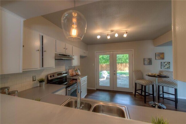 Foto del edificio - 9412 Teasdale Terrace