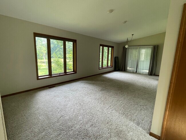 Foto del edificio - 473 Fairwood Dr