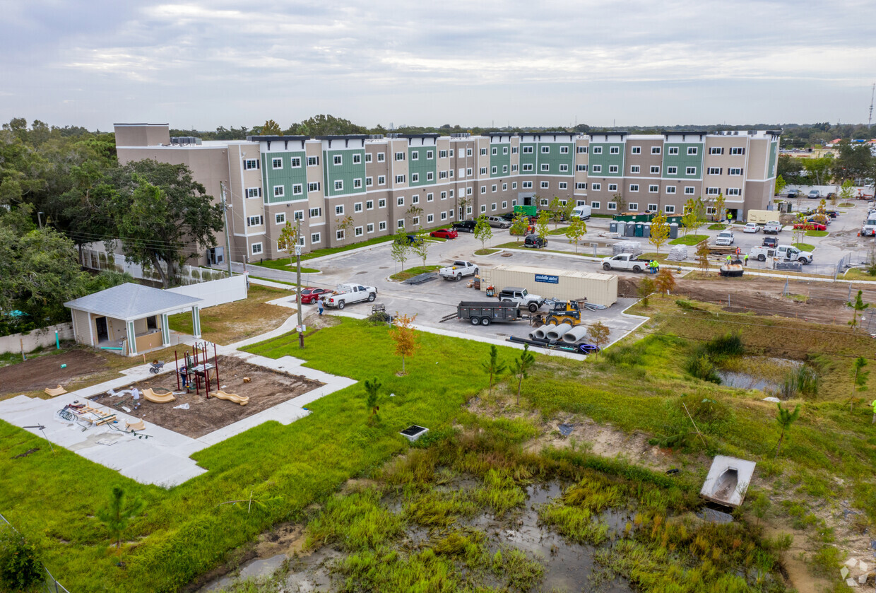 Primary Photo - Palmetto Pointe