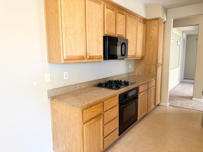 Foto del edificio - Perfect Shape Dublin Ranch Village Property next to Emerald High School