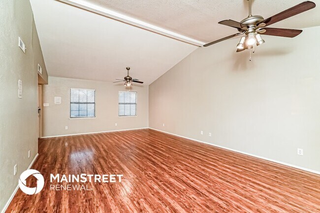 Foto del edificio - 3809 Bee Tree Ln