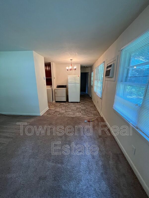 Building Photo - 116-A Oates Dr.