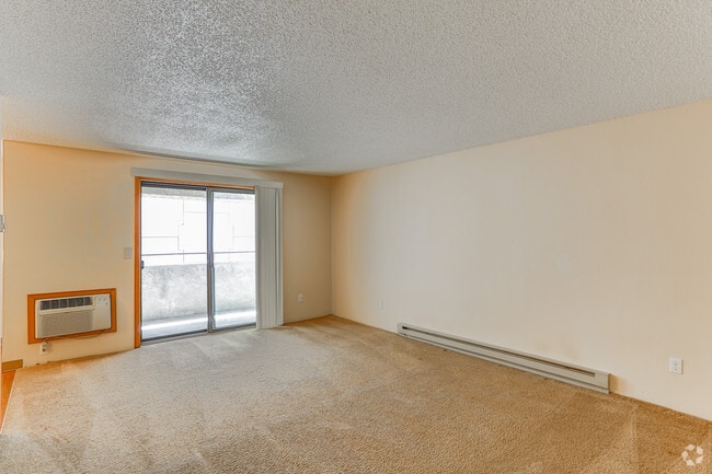1BR, 1BA - Mayfair Court