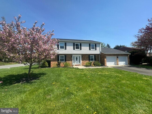 Foto del edificio - 901 Hillcrest Dr