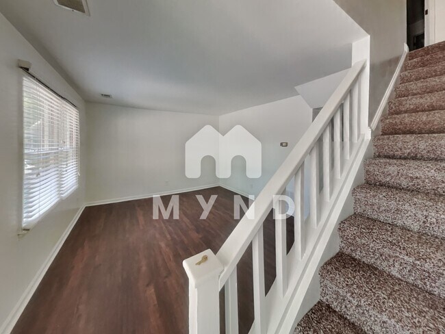 Foto del edificio - 1505 Gorman St Unit D
