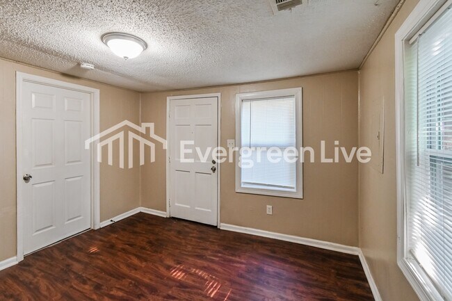 Foto del edificio - 375 George Rd