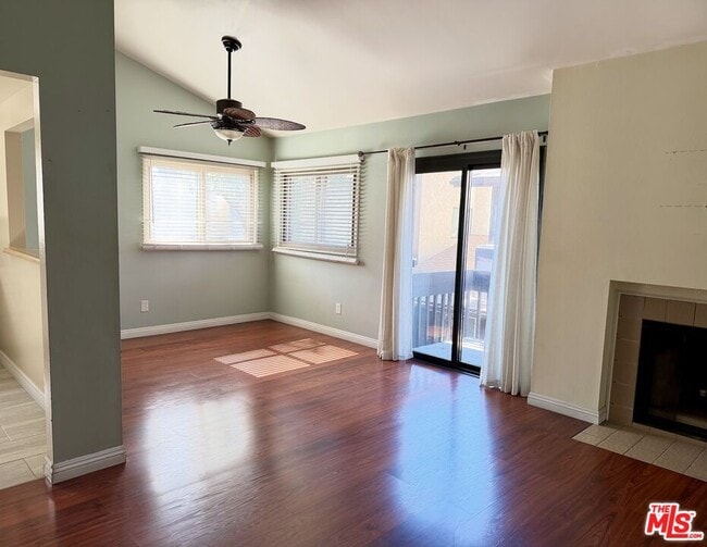 Foto del edificio - 6716 Clybourn Ave