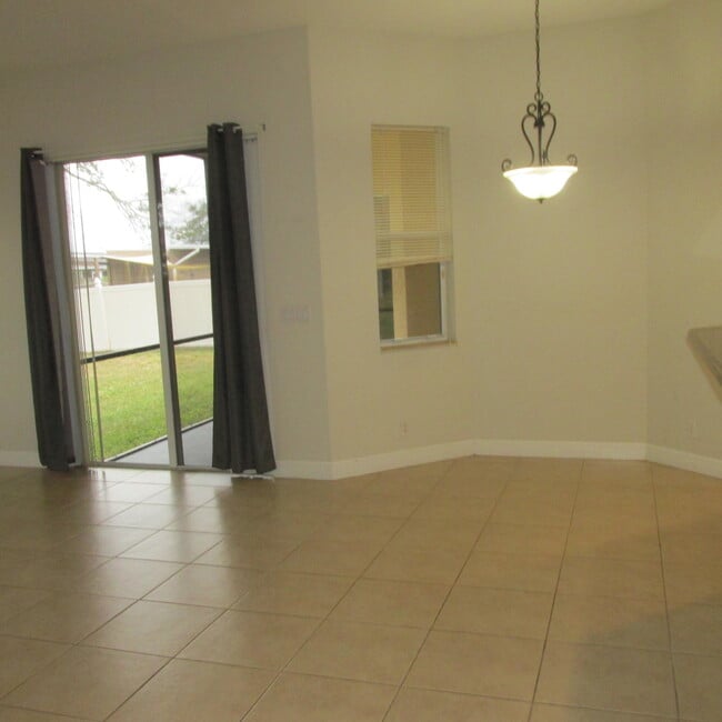 Foto del edificio - 3413 SW San Benito St