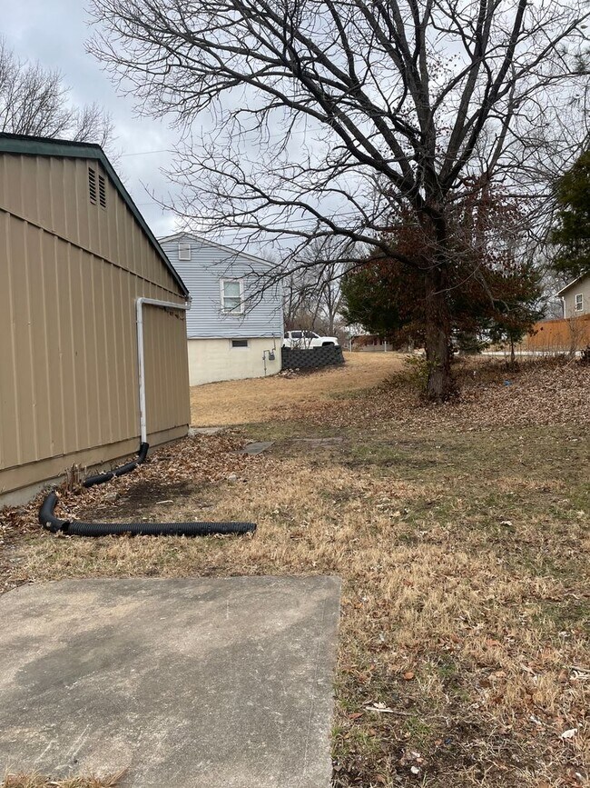 Building Photo - 3 Bedroom 1.5 Bath Home for Rent
