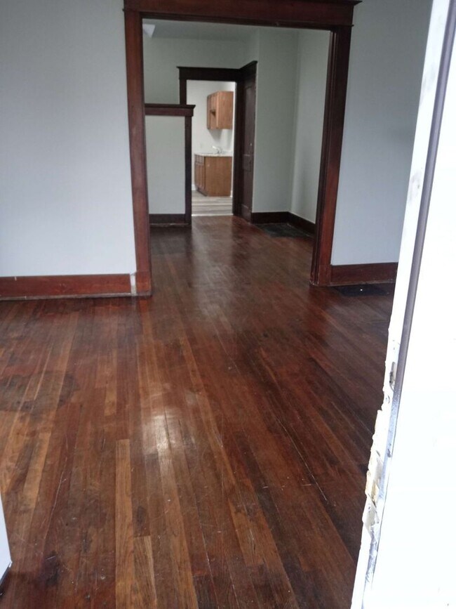 Foto del edificio - 14 W Bruce Ave