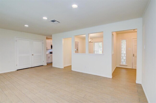 Building Photo - 3402 Willie Way