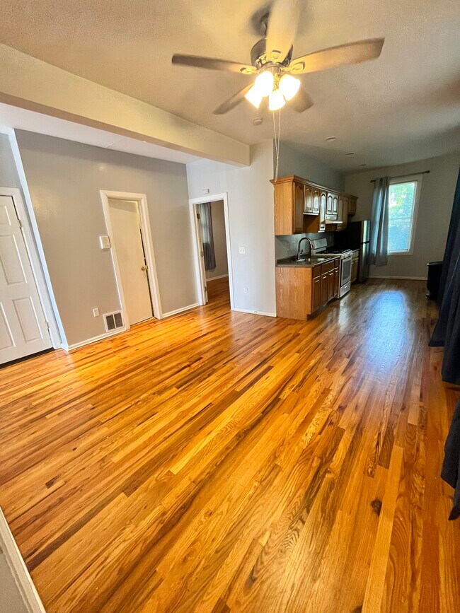 Building Photo - 50 Gates Ave