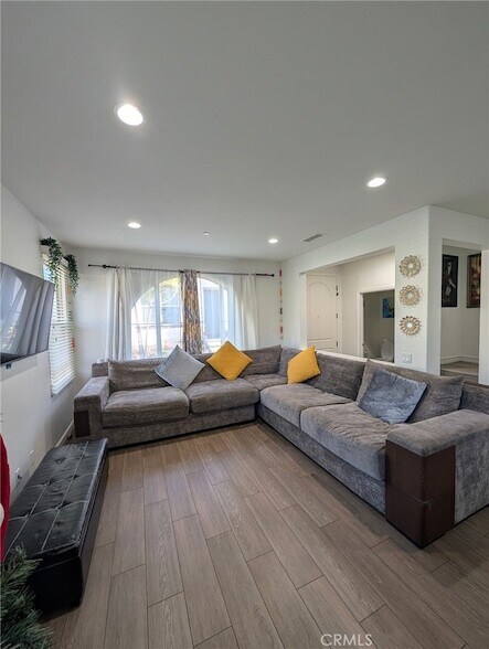 Foto del edificio - 64 Emerald Clover