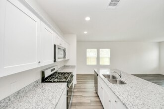 Building Photo - 10314 Valley Vista Dr