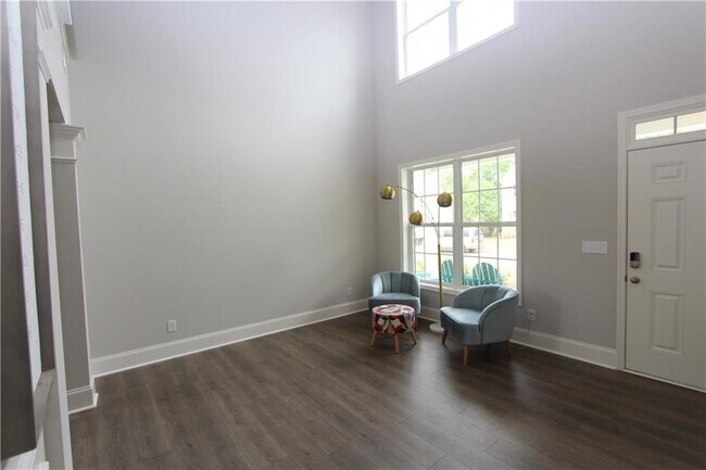 Foto del edificio - 6870 Rambling