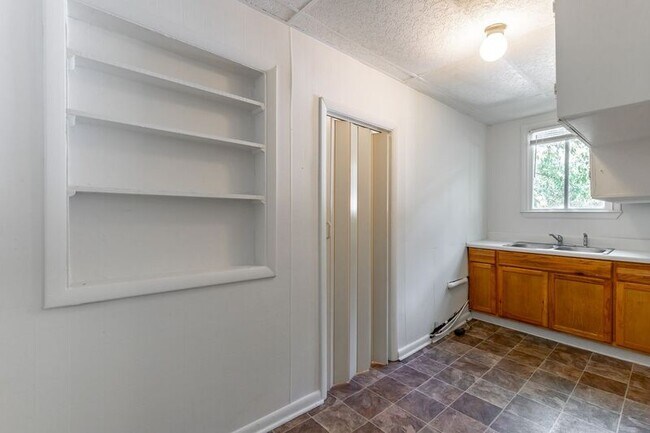 Foto del edificio - 518 E Manning St
