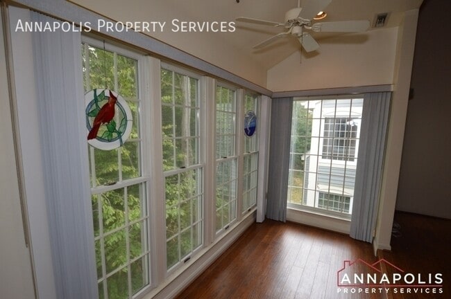 Building Photo - 2707 Summerview Way