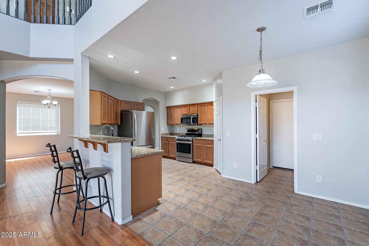 Primary Photo - 6609 S 57th Ave