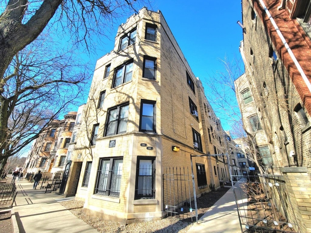 646.5 W Roscoe St Unit H, Chicago, IL 60657 Condo for Rent in Chicago
