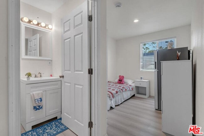 Building Photo - 7705 Baird Ave