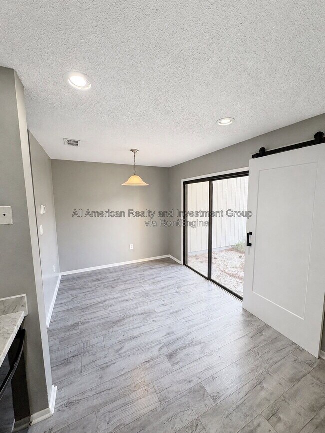Foto del edificio - 217 Oak St SE