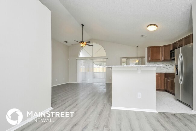 Building Photo - 3217 Thackeray Wy