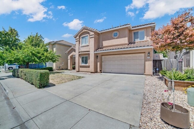 Building Photo - 2173 Laguna Dr