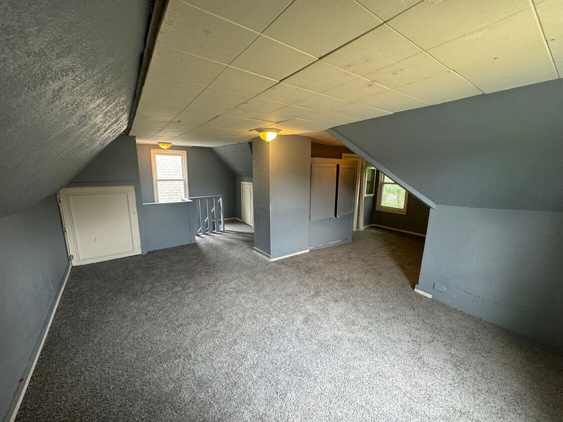 Primary Photo - 4 BED 1 BATH SINGLE FAMILY HOME IN THE DET...