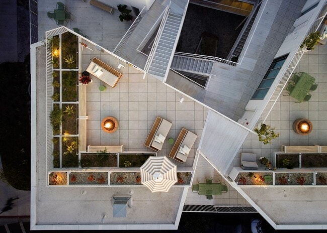 Building Photo - Comma Barrington Co-Living