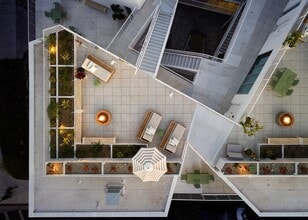 Building Photo - Comma Barrington Co-Living