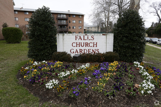 Foto del edificio - Falls Church Gardens