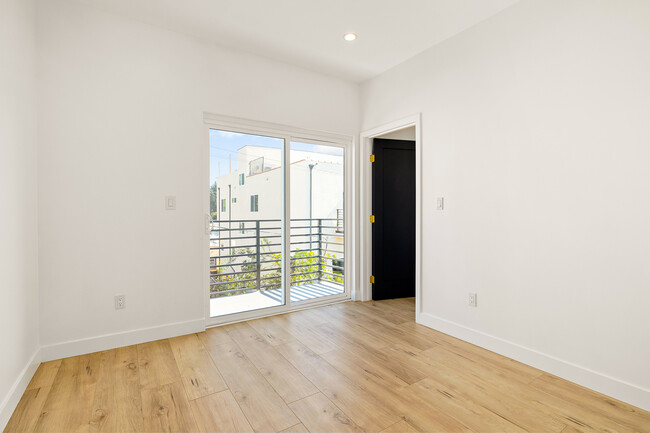 Foto del edificio - 3420 12th Ave