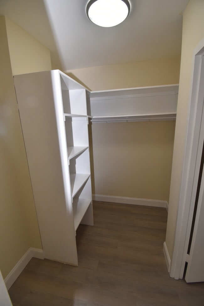 Building Photo - River Place #710-E