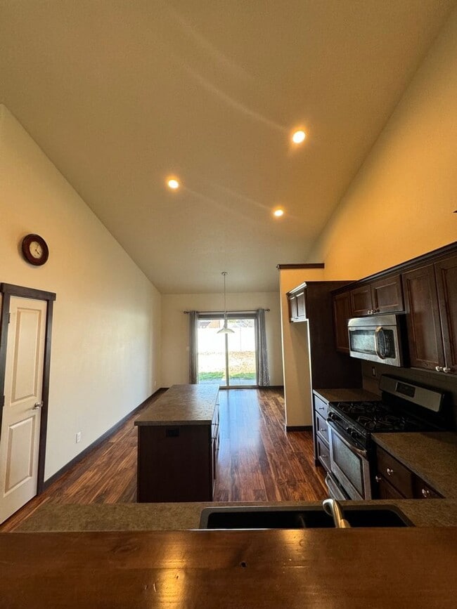 Building Photo - Beautiful home in the Landings at Waterford