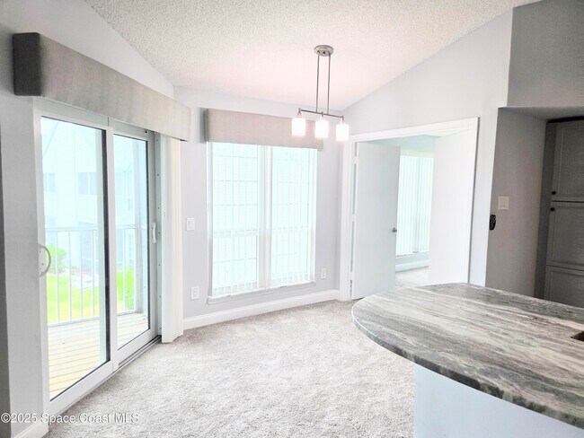 Foto del edificio - 7300 N Cocoa Blvd