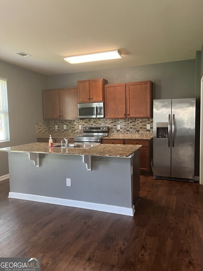 Building Photo - 2240 Sawgrass Dr